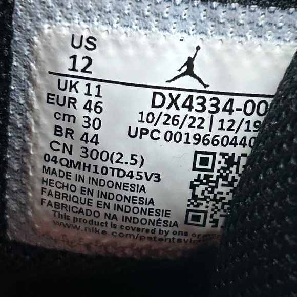 Size 12M- Jordan 1 Low SE
Flight Club used no box - Picture 6 of 7